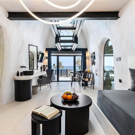 Neoma Luxury Suites Karterados  Dış mekan fotoğraf