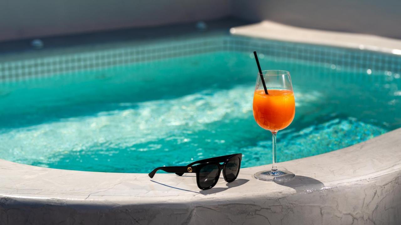 Neoma Luxury Suites Karterados  Dış mekan fotoğraf