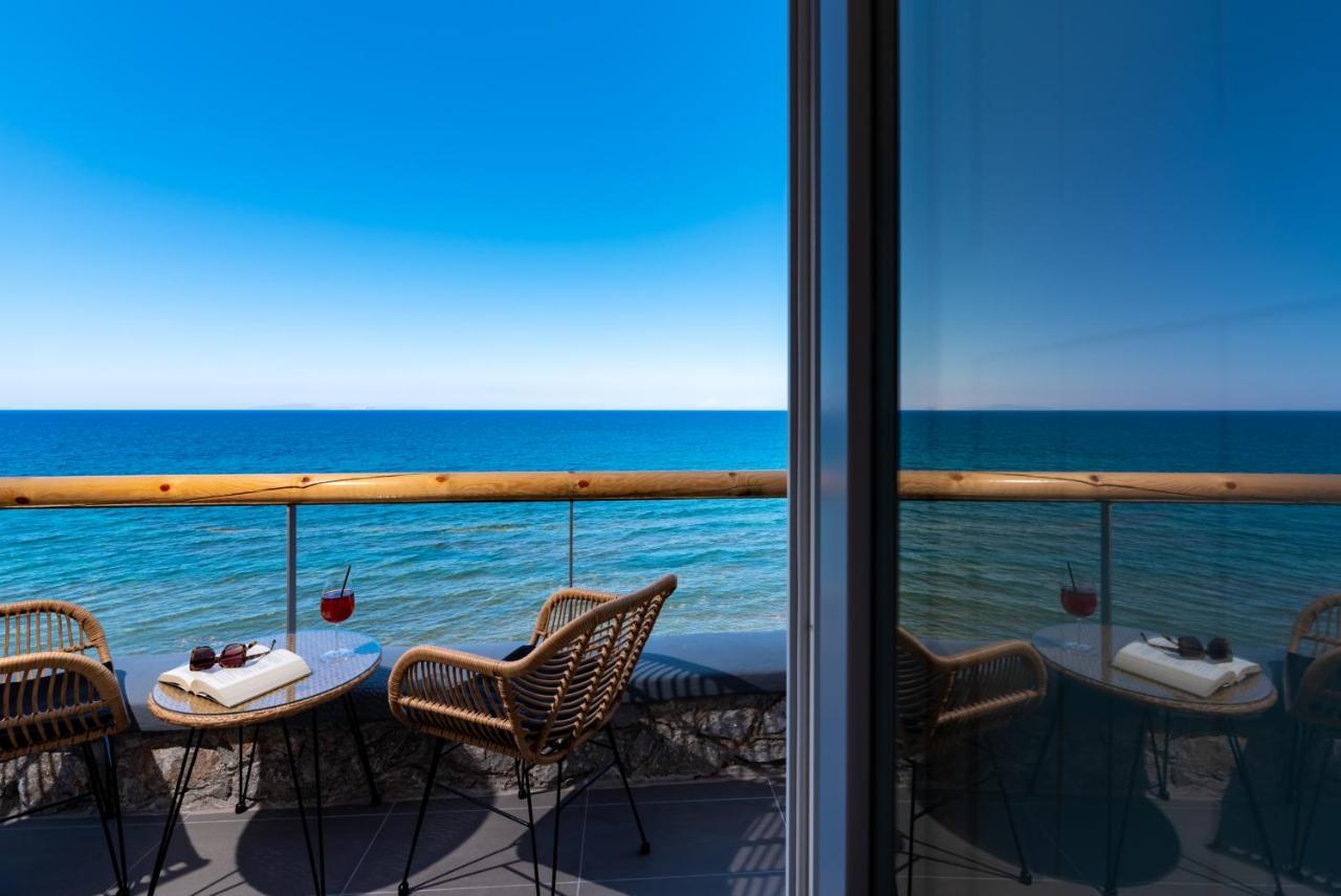 Neoma Luxury Suites Karterados  Dış mekan fotoğraf