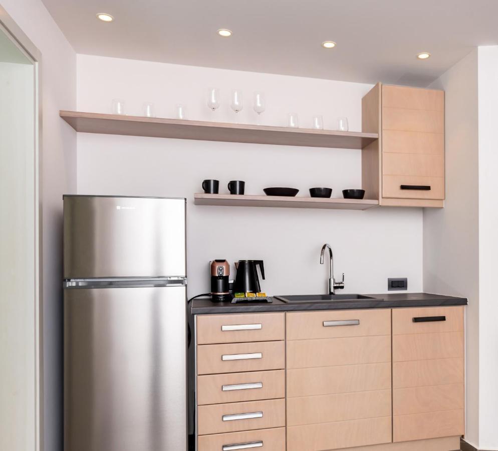 Neoma Luxury Suites Karterados  Dış mekan fotoğraf