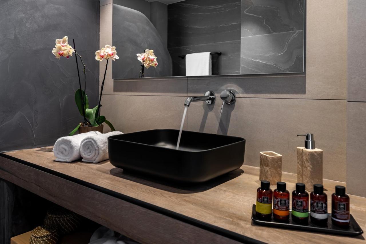 Neoma Luxury Suites Karterados  Dış mekan fotoğraf